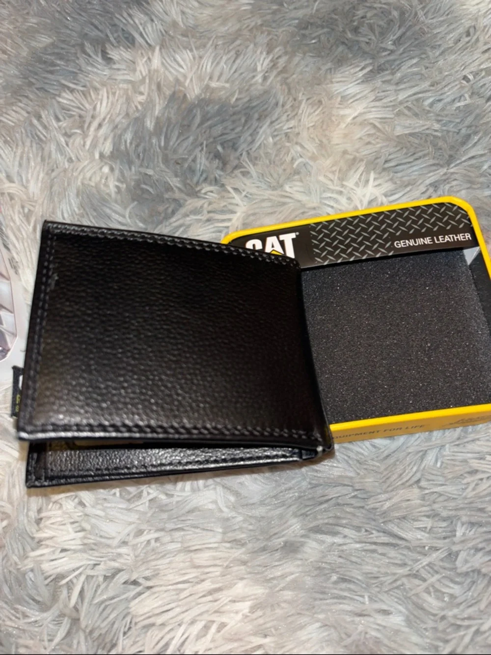 CAT Genuine Leather Black Tri-Fold Wallet with Yellow Tin RFID - Picture 5 of 7
